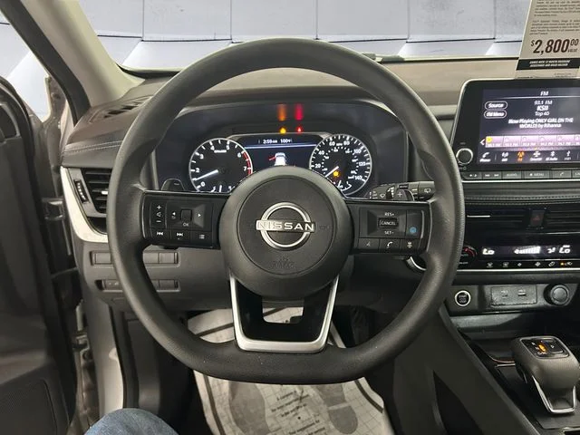 Used 2022 Silver Nissan SV image 9