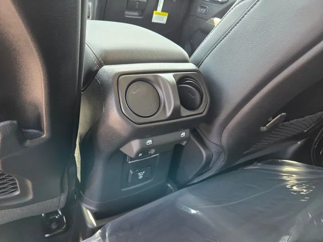 New 2026 Black Clear-Coat Exterior Paint Jeep Sahara image 7