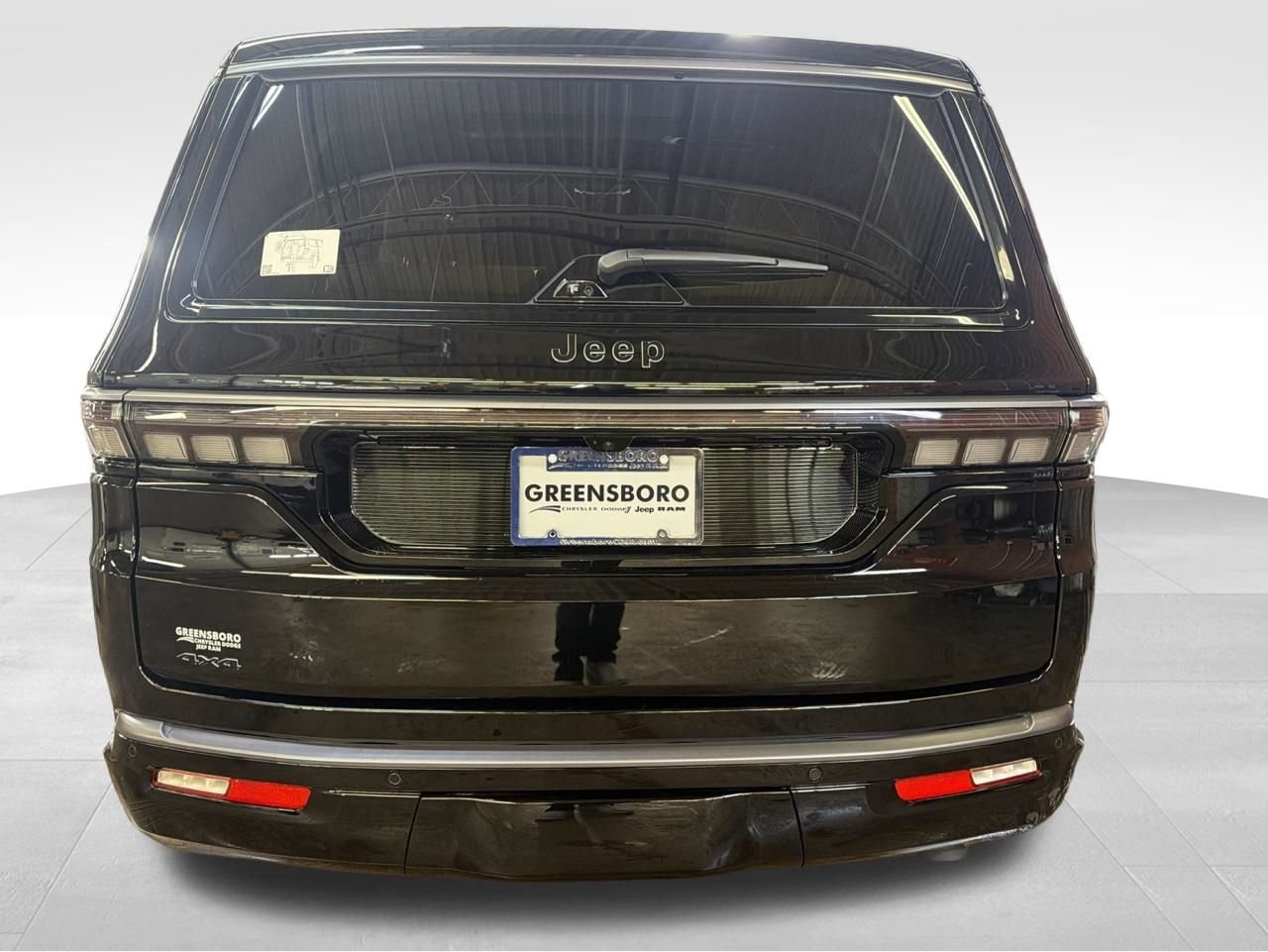 New 2026 High Gloss Black Exterior Paint Jeep Summit Reserve image 4