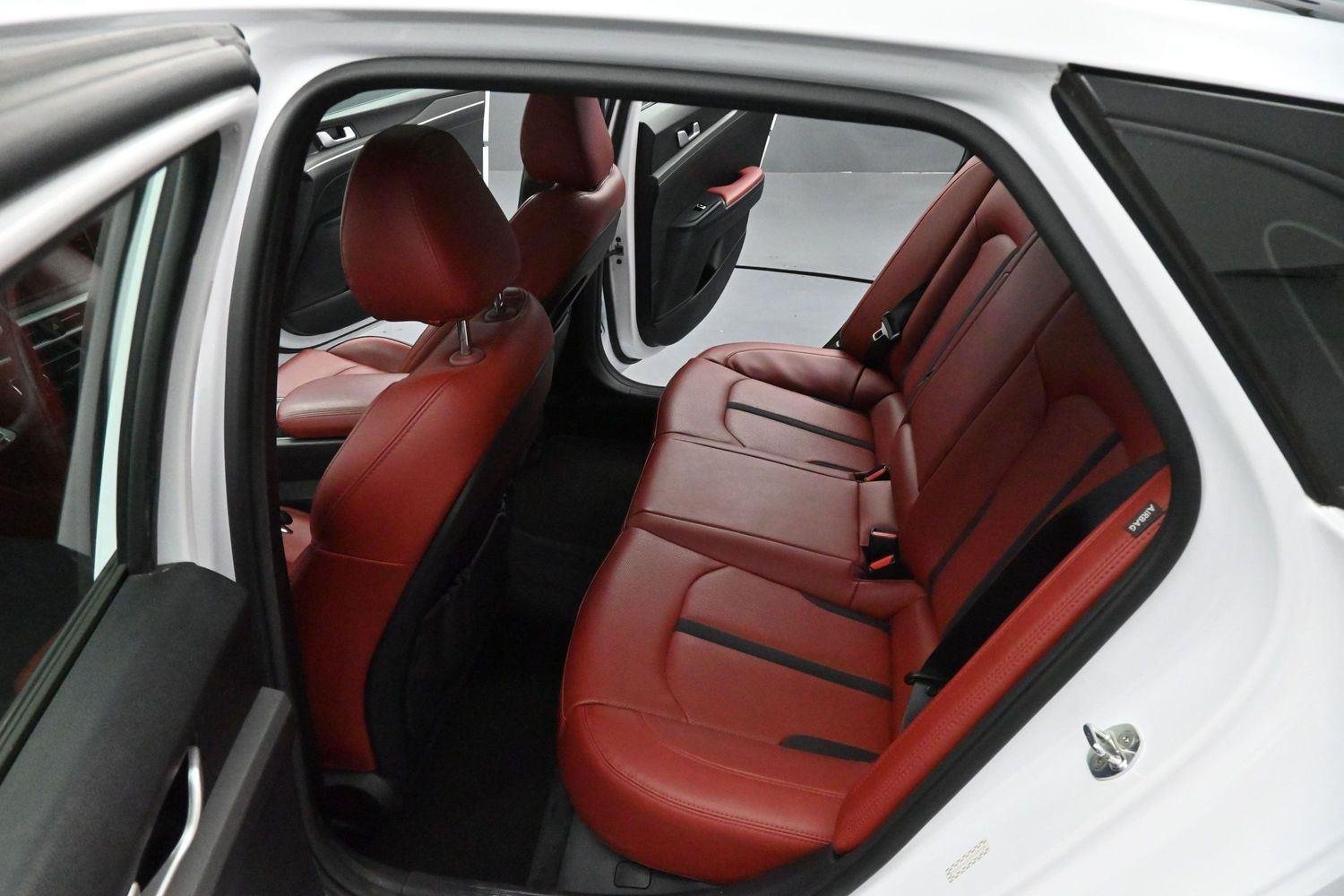 Used 2022 Glacial White Pearl Kia GT-Line image 31