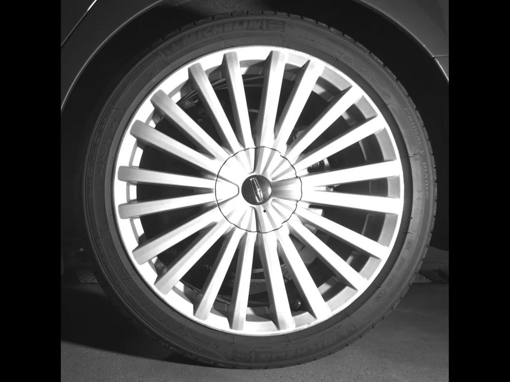 Used 2017 Red Lincoln Reserve image 11