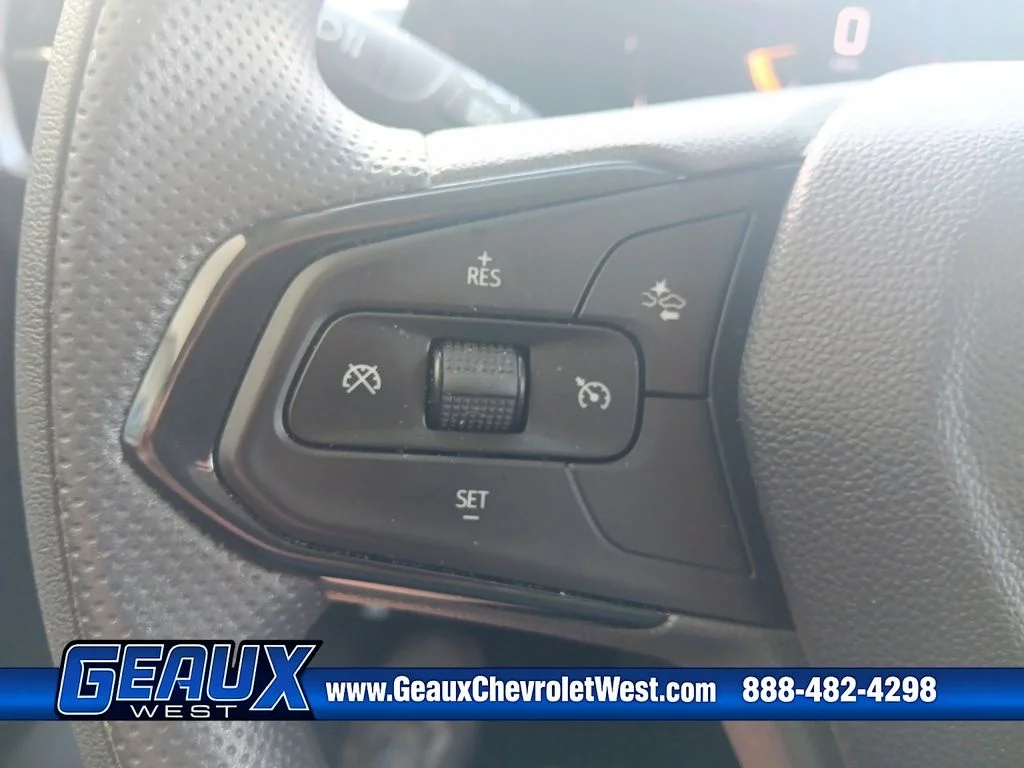 Used 2025 White Chevrolet LT image 16