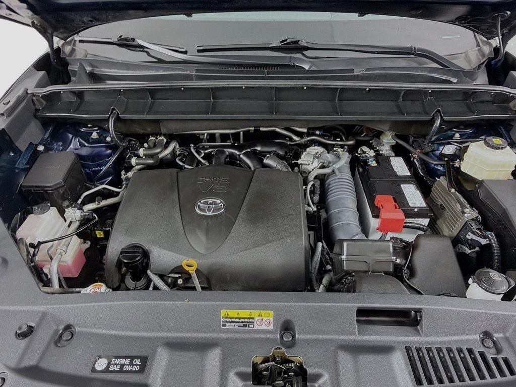 Used 2022 Blueprint Toyota XLE AWD image 32