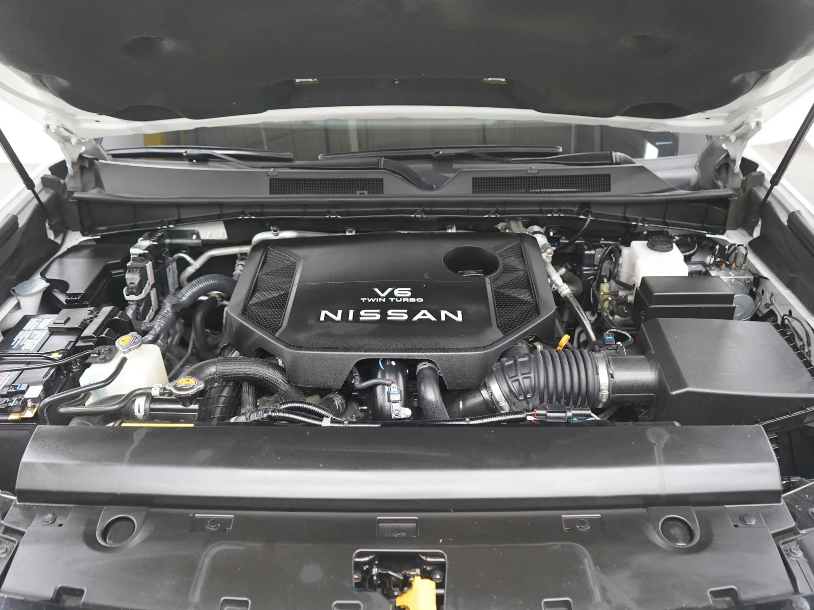 Certified Used 2025 Aspen White Tricoat Nissan SV image 34