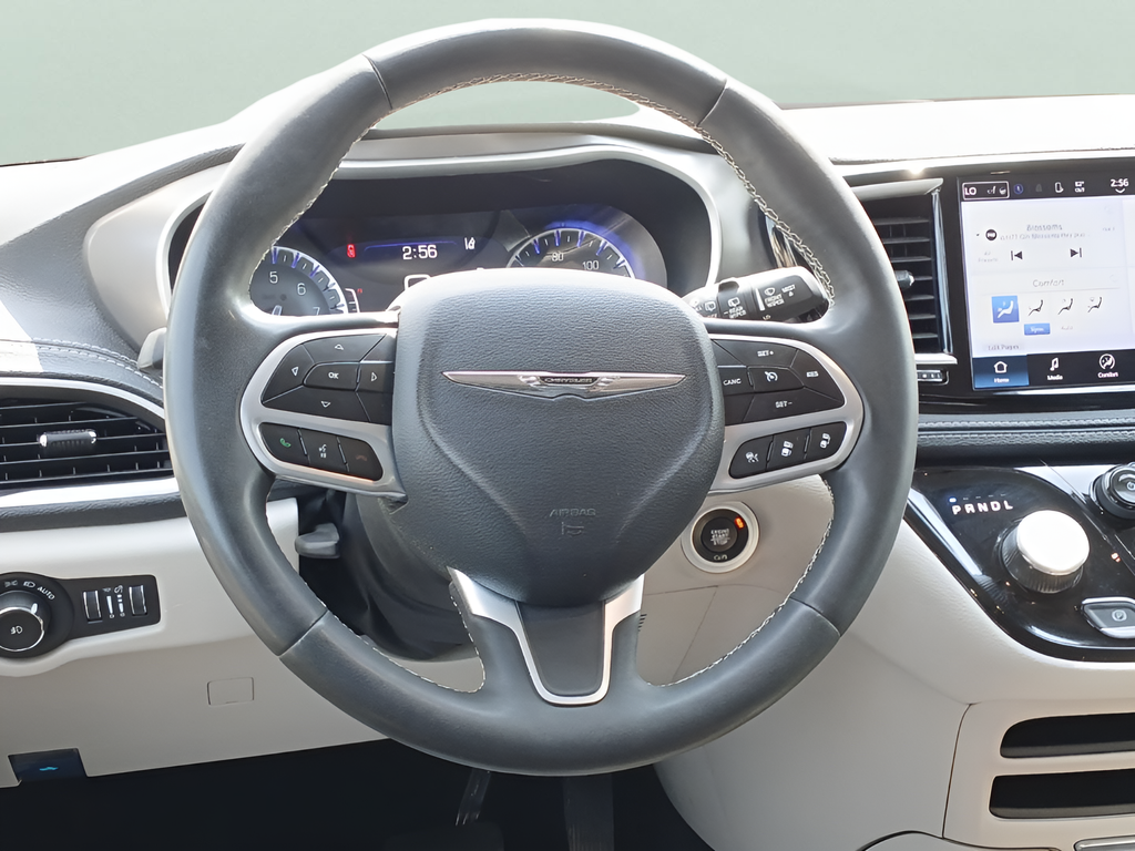 Used 2024 Silver Chrysler Touring L image 15