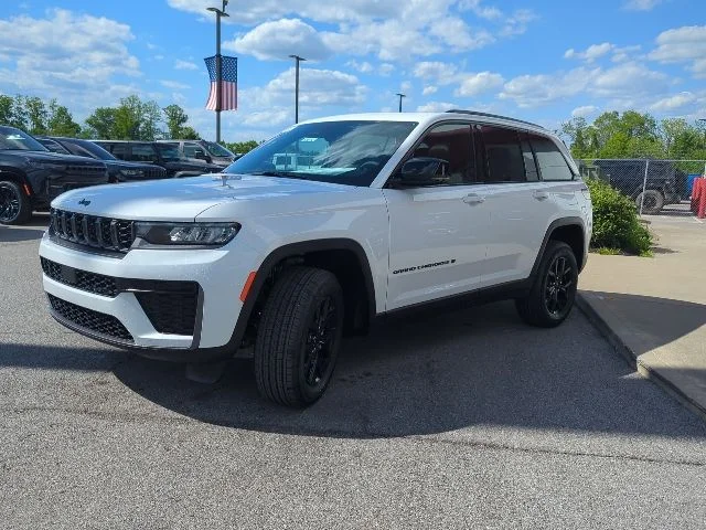 New 2026 White Jeep Altitude image 5