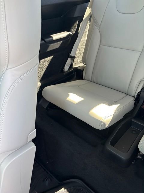 Used 2024 White Volvo Ultimate image 28