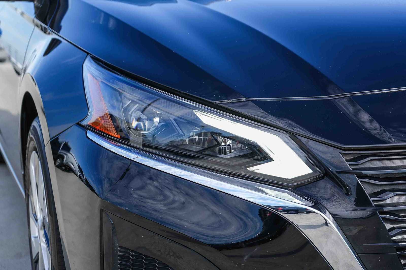 Certified Used 2024 Super Black Nissan 2.5 S image 4