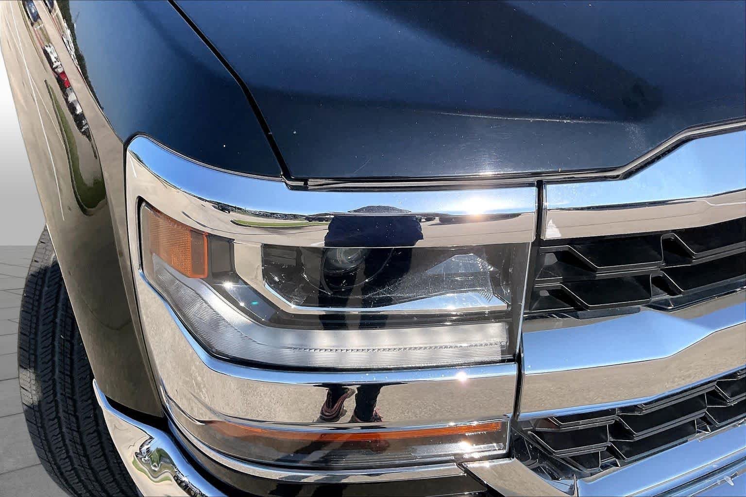 Used 2018 Black Chevrolet LT image 26