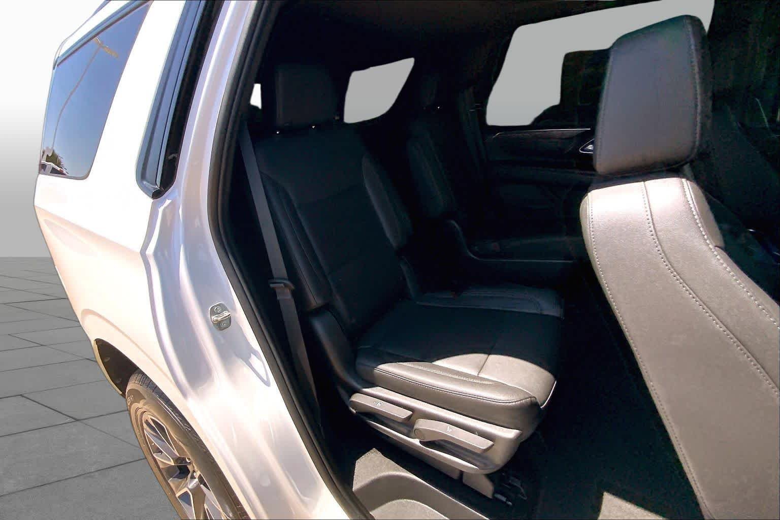 Used 2022 Iridescent Pearl Tricoat Chevrolet Z71 image 20