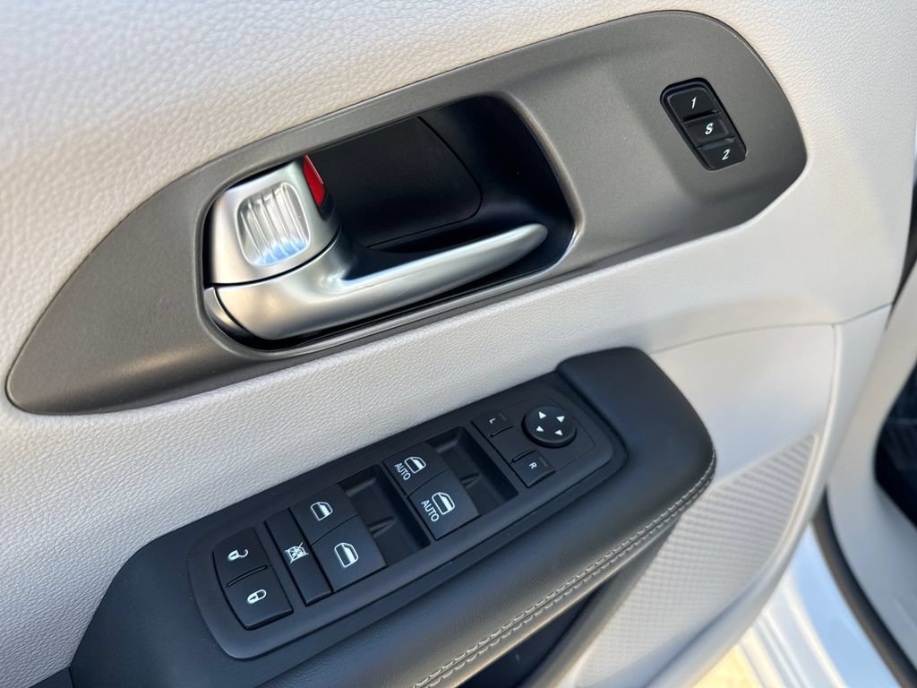 Used 2024 White Chrysler Touring L image 14
