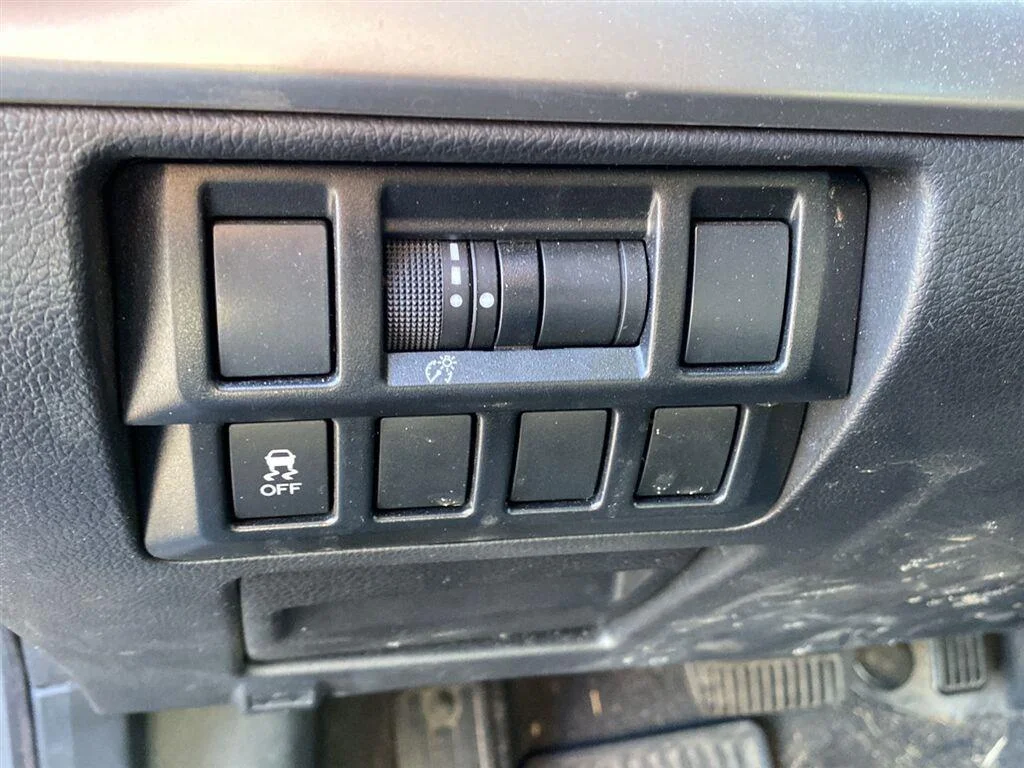 Used 2018 Magnetite Gray Metallic Subaru Premium image 16