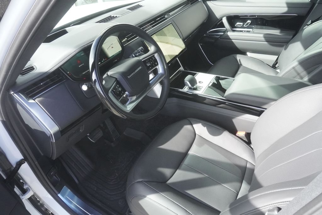 New 2026 Fuji White Land Rover SE image 18