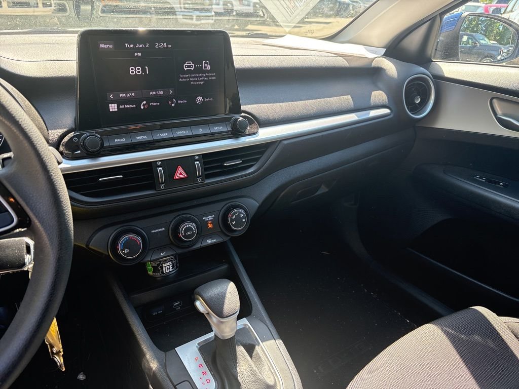 Used 2023 Blue Kia LXS image 19