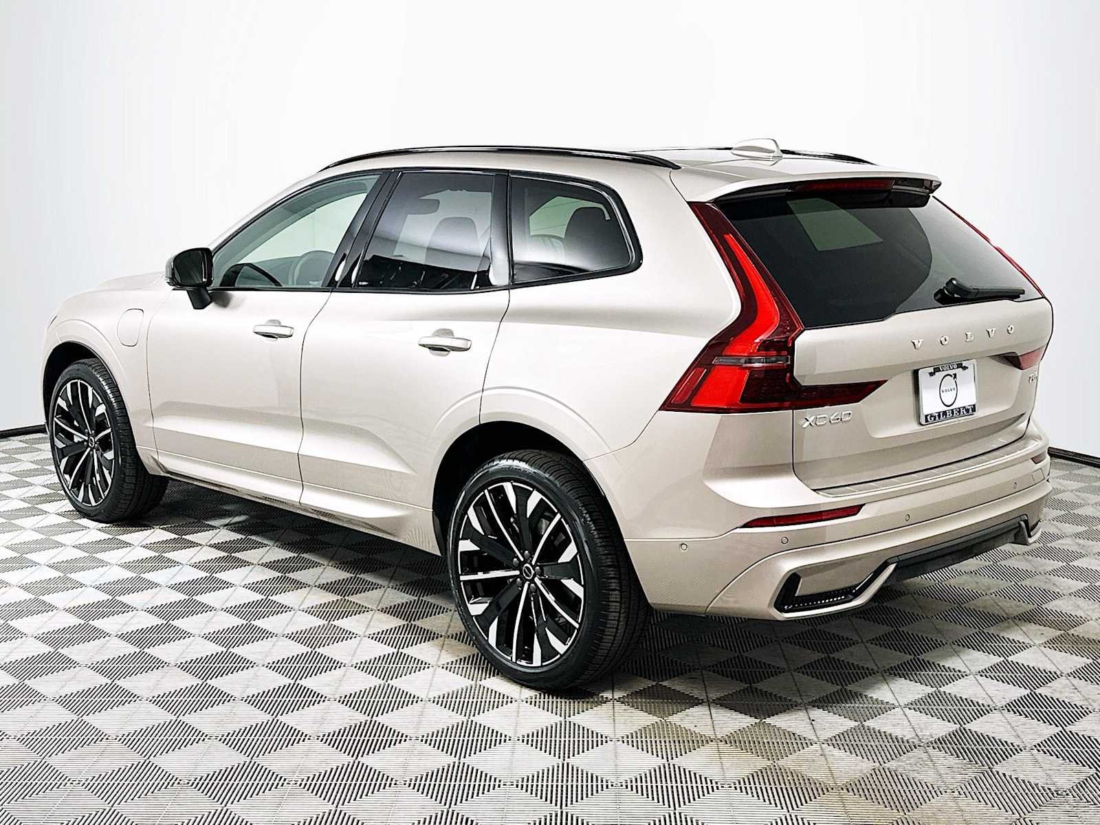 New 2026 Bright Dusk Volvo Ultra image 5