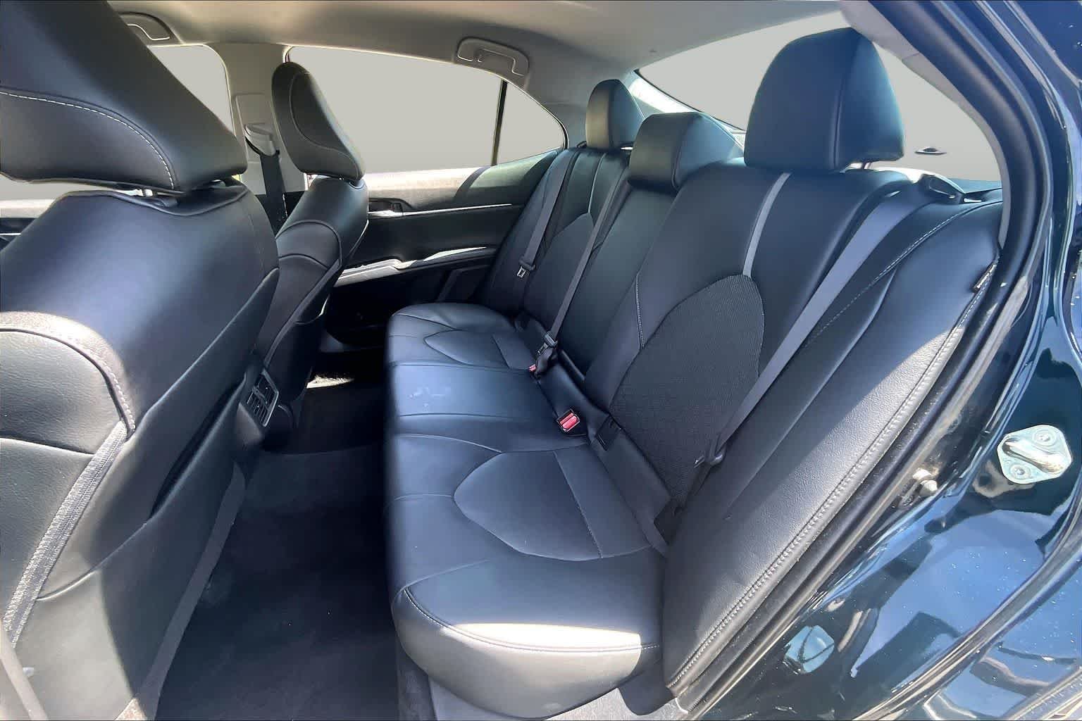 Used 2020 Galactic Aqua Mica Toyota XSE image 19