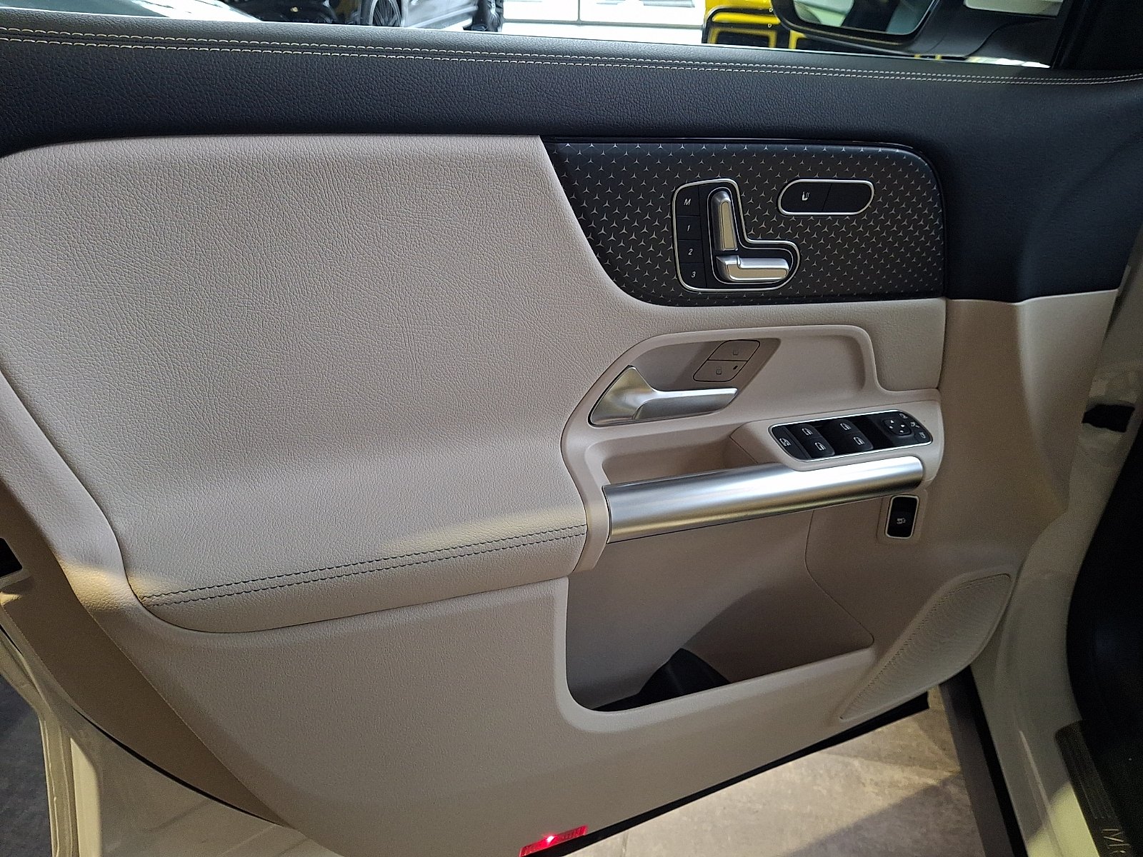 New 2026 Polar White Mercedes-Benz GLA 250 image 7