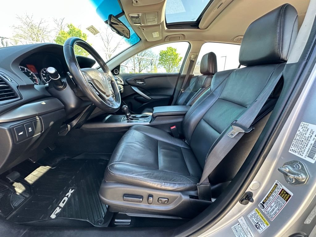 Used 2015  Acura Technology Package image 12