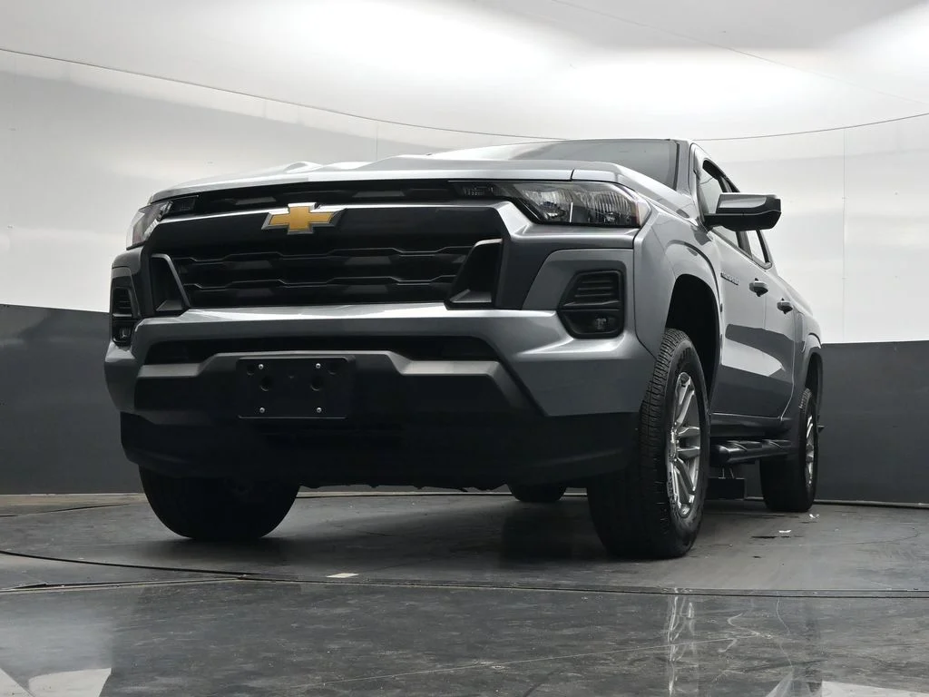 Used 2024 Gray Chevrolet LT image 40