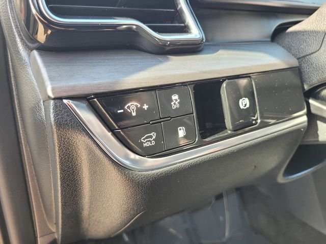 Used 2024 White Kia X-Line image 19