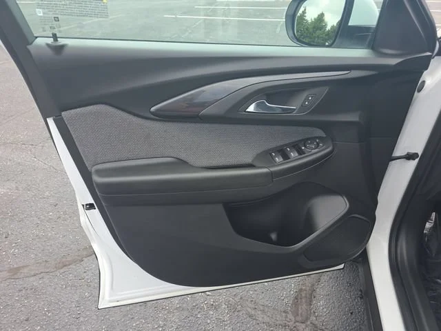 Used 2022 SUMMIT WHITE Chevrolet LT image 12