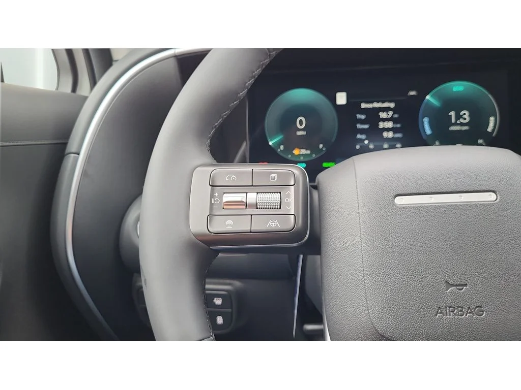 New 2026 Creamy White Pearl Hyundai SEL 7P image 14