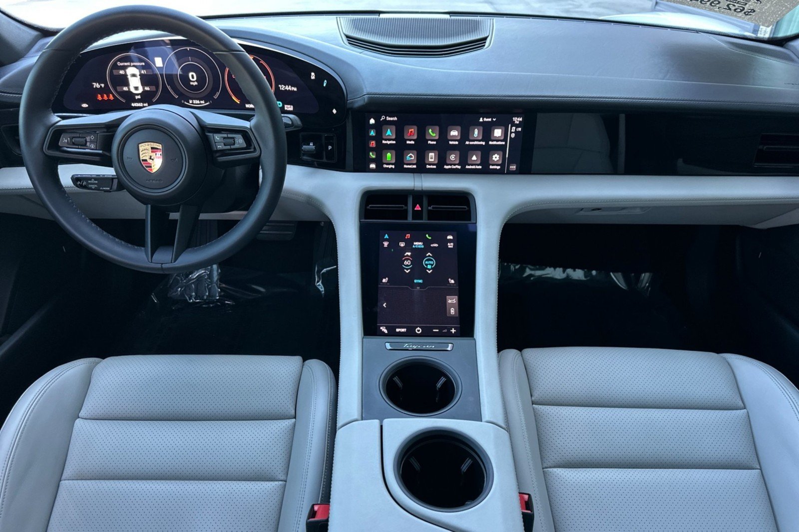 Certified Used 2022 Carrara White Metallic Porsche  image 6