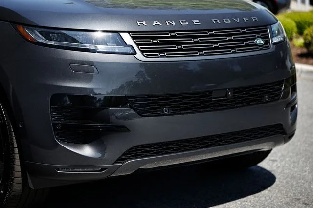 New 2026 Carpathian Grey Land Rover SE image 12