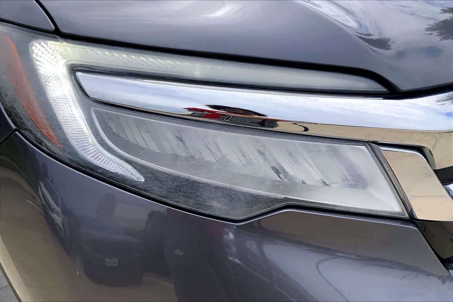 Used 2021 Modern Steel Metallic Honda Touring 7-Passenger image 28