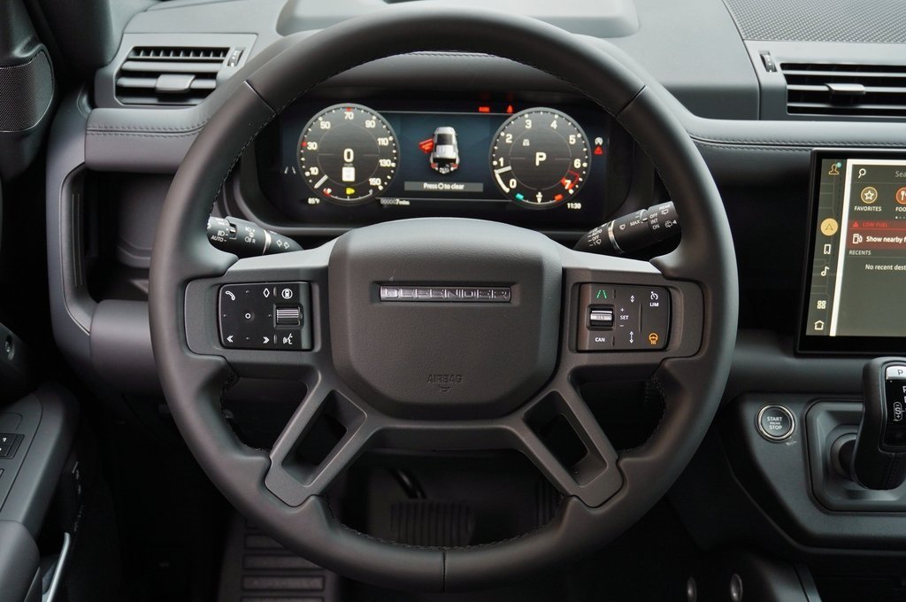 2025 LAND ROVER DEFENDER - Image 17