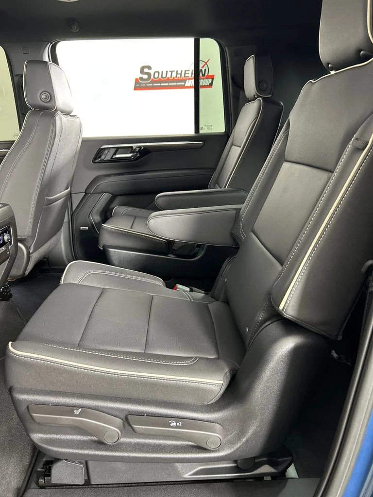 Used 2025 Blue Chevrolet Premier image 18