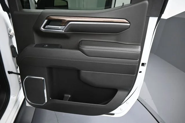 Used 2022 White Chevrolet LT Trail Boss image 12