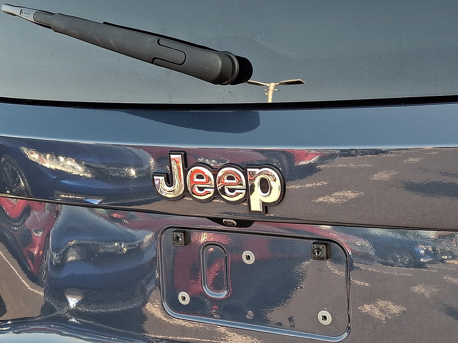 Used 2023 Slate Blue Pearlcoat Jeep Latitude image 28