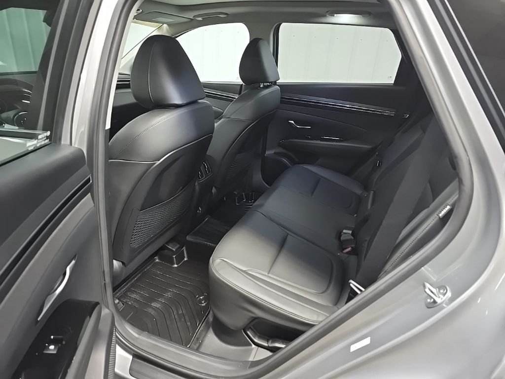 Used 2024 Silver Hyundai SEL Convenience image 32
