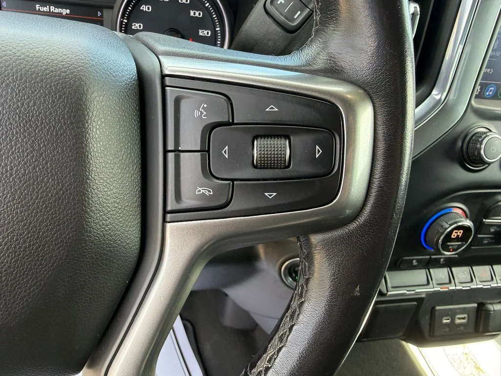 Used 2021 White Chevrolet RST image 21