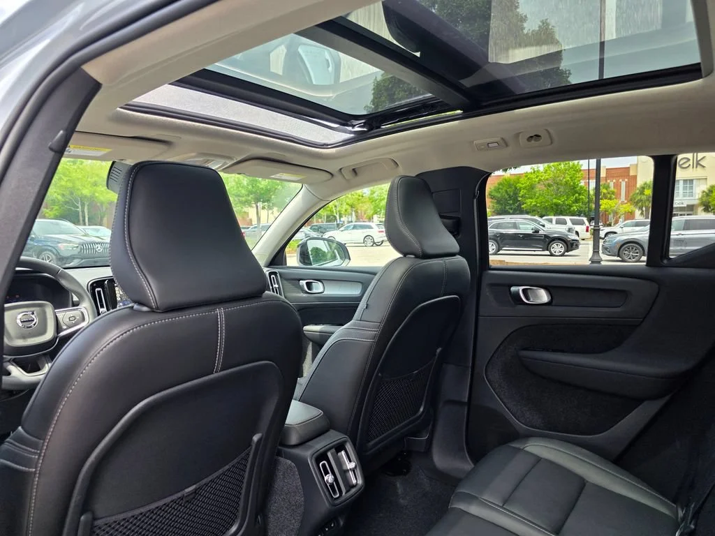 Used 2026  Volvo Plus image 30
