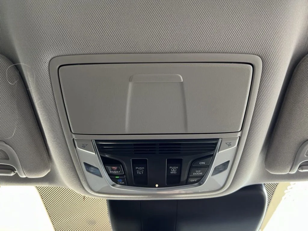 New 2026 Platinum White Pearl Acura Technology Package image 25