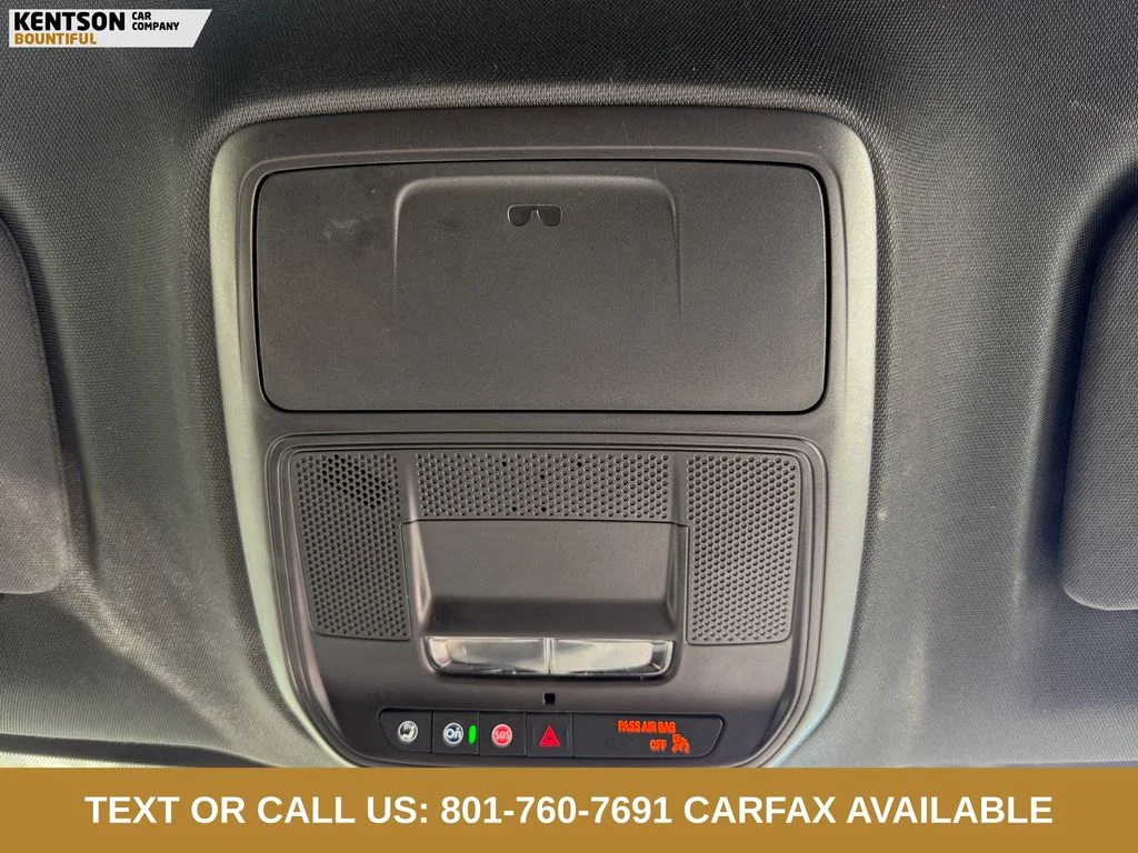 Used 2025 Gray Chevrolet Z71 image 27