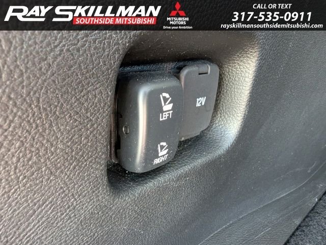 Used 2017 Blue Ford SE image 11