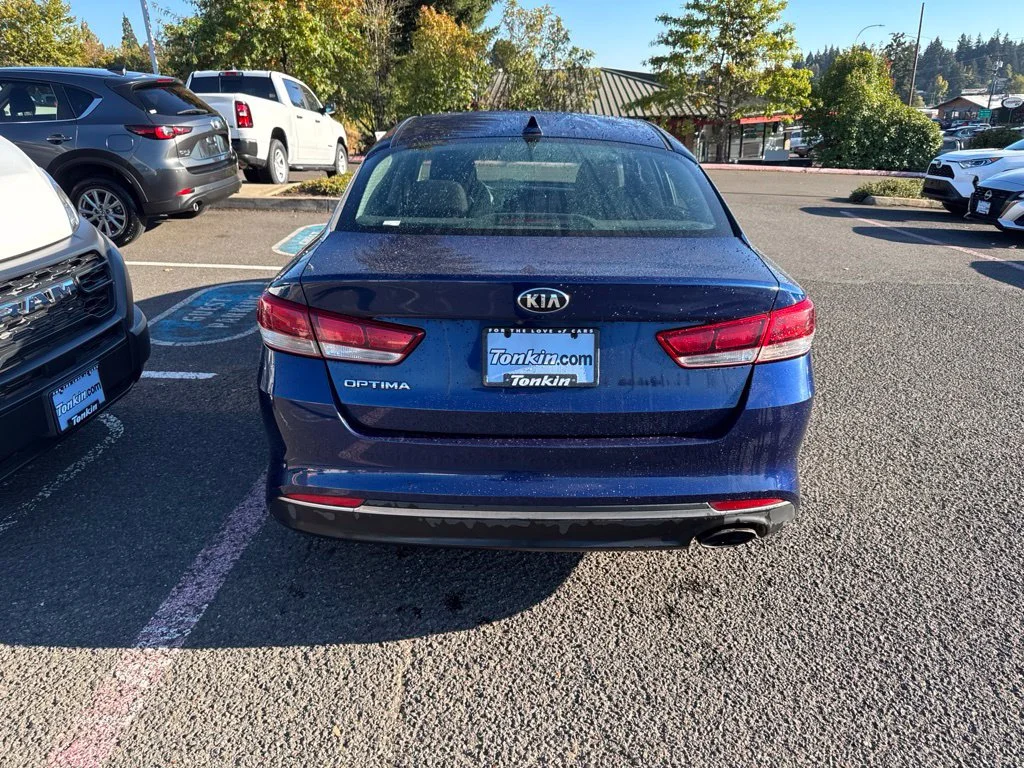 Used 2017 Horizon Blue Kia LX image 8