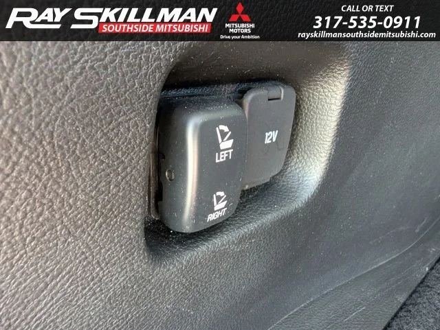 Used 2017 Blue Ford SE image 11