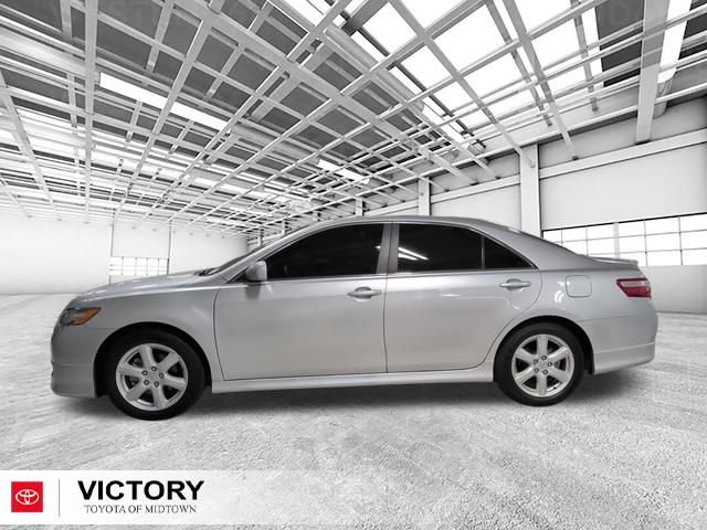 Used 2009 Silver Toyota SE image 7