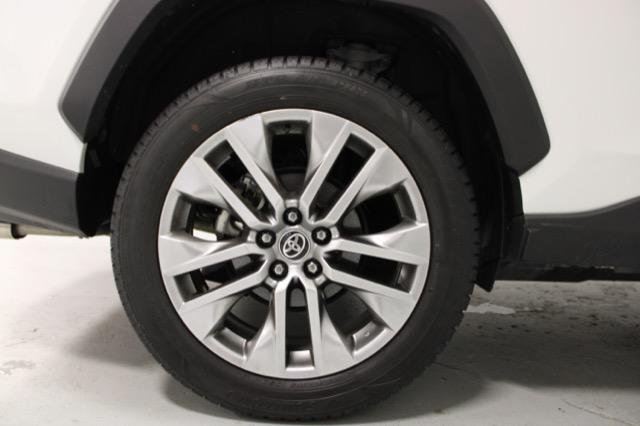 Certified Used 2024 WIND CHILL PEARL Toyota  image 25