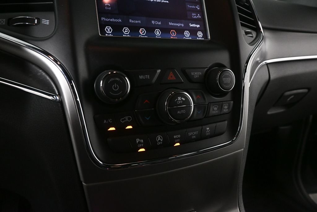 Used 2018 Blue Jeep Limited image 14