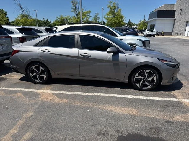 Used 2021 Gray Hyundai Limited image 5