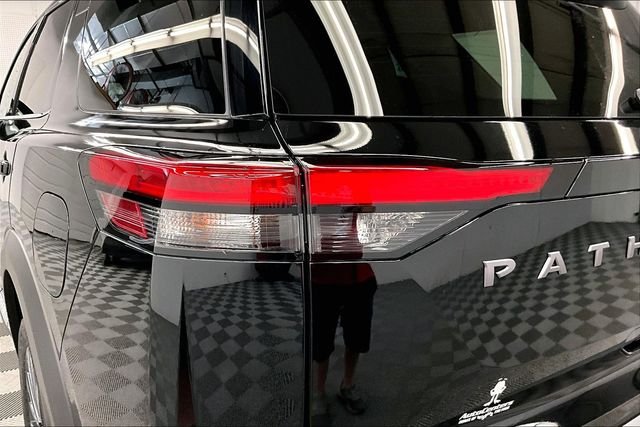 New 2026 Super Black Nissan Platinum image 21