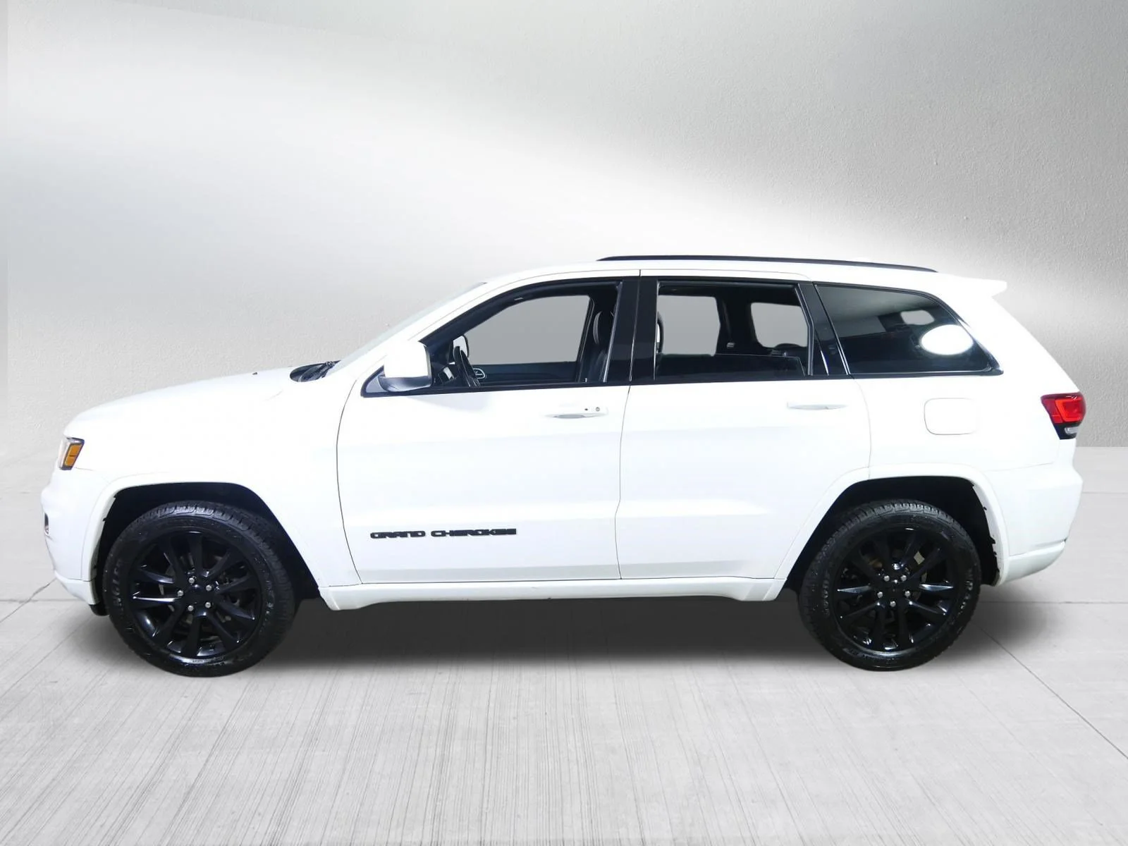 Used 2020 Bright White Clearcoat Jeep Altitude image 4