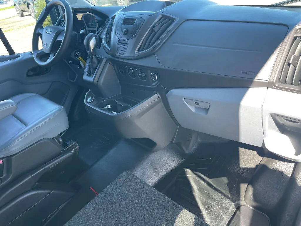 Used 2019 Oxford White Ford XL image 28