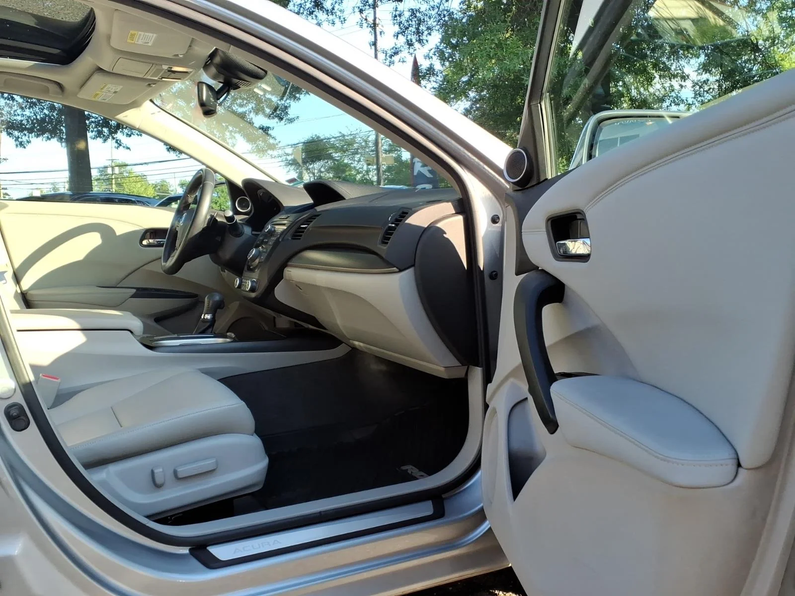 Used 2017 Lunar Silver Metallic Acura AWD with AcuraWatch Plus image 13