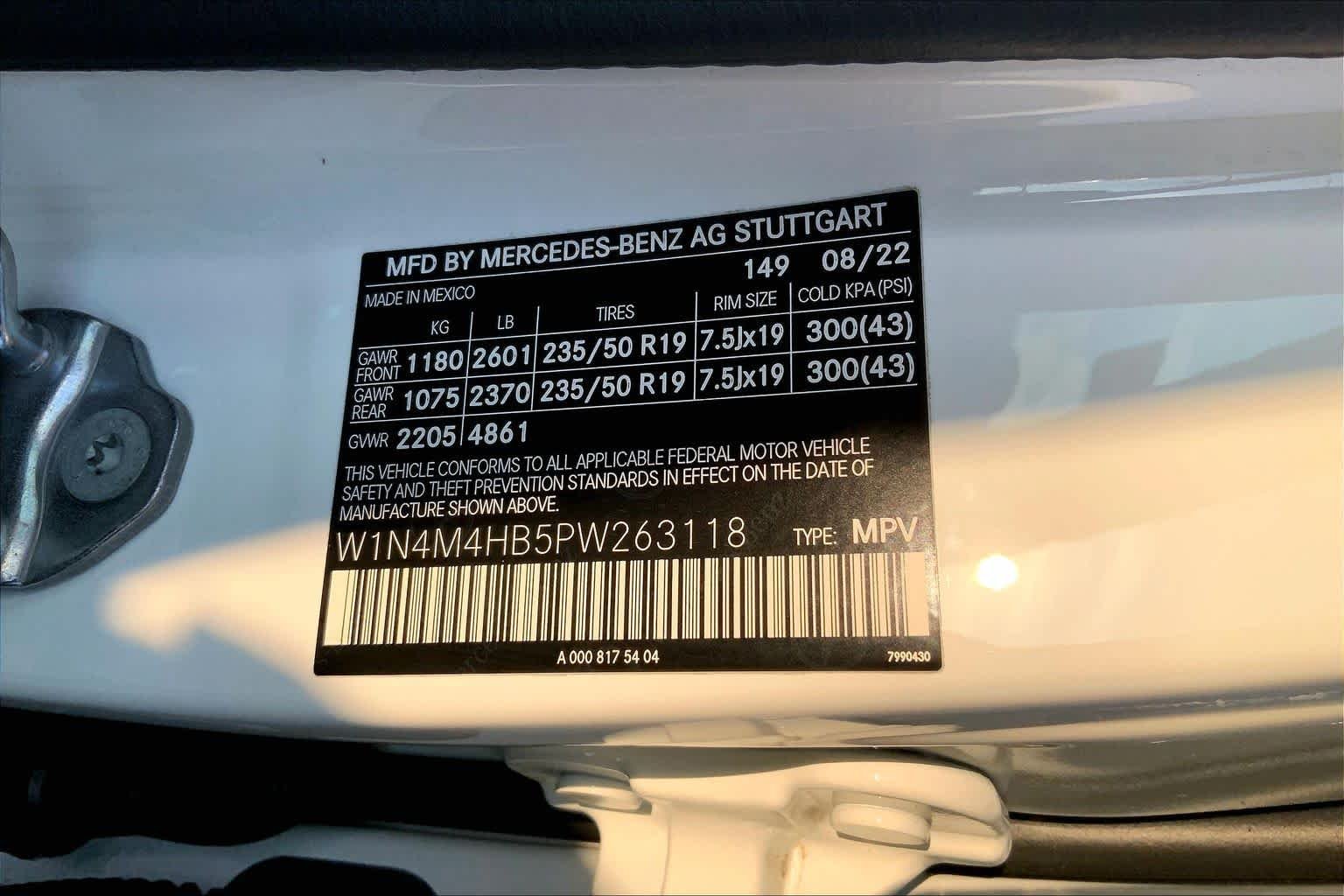 Certified Used 2023 Polar White Mercedes-Benz GLB 250 image 30